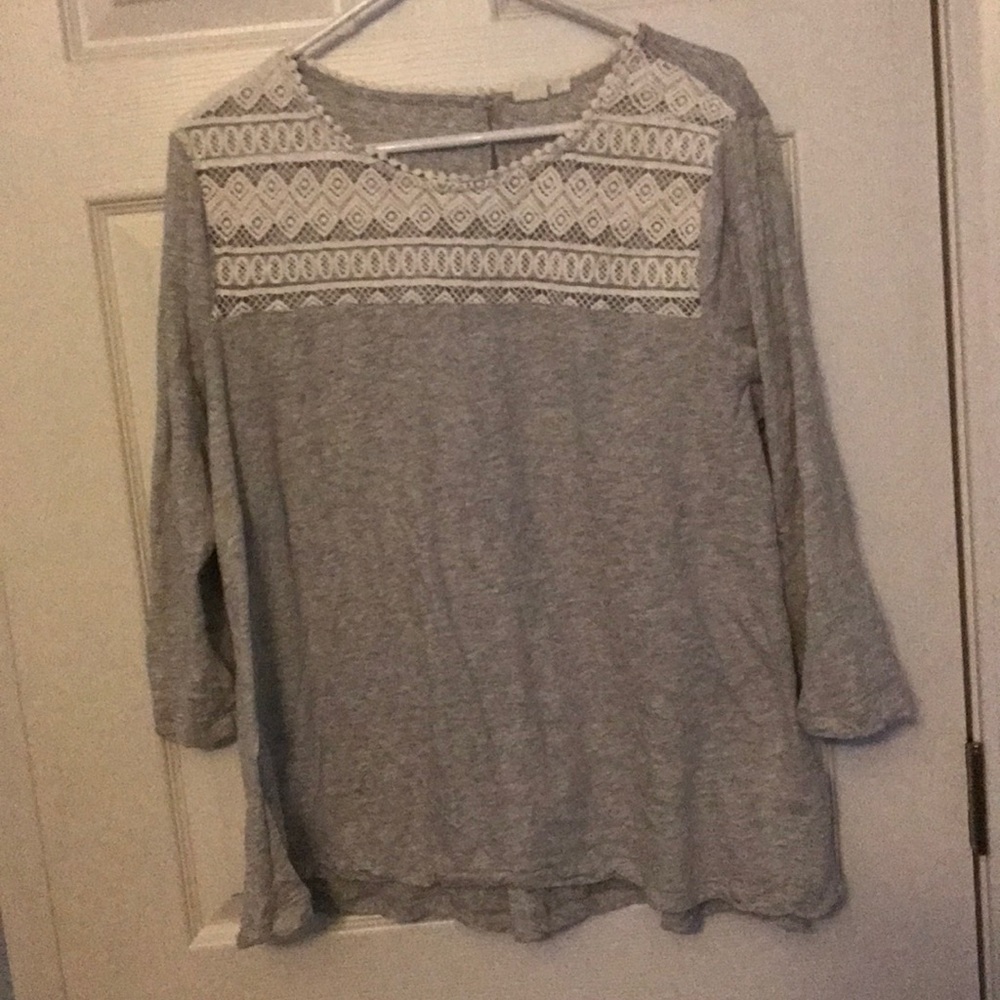 Gap lace 3/4 tee